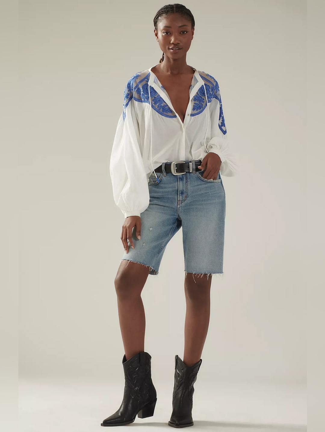 Pilcro Denim Mid-Thigh Shorts Sz 26 Bermuda Jean Distressed Ws66